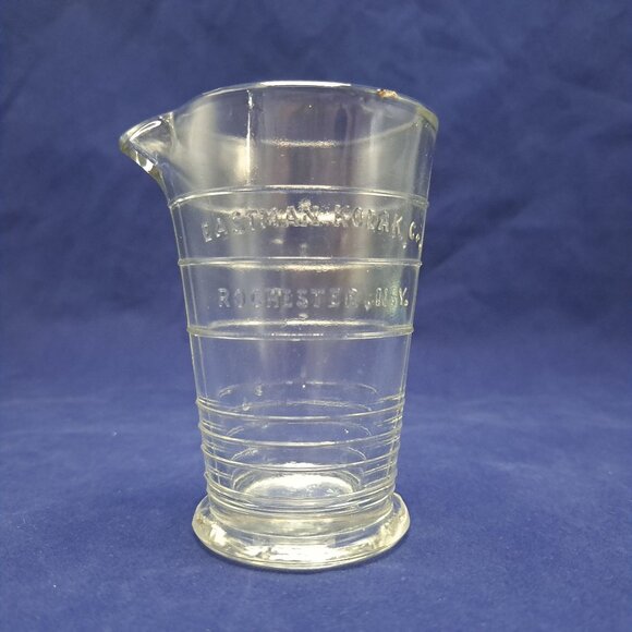 Vintage Eastman Kodak Glass Graduated Measuring Cup With Spout Rochester NY - Picture 1 of 16